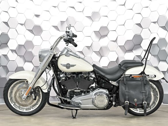 2017 Harley-Davidson Fat Boy, белый, 1699000 рублей - вид 3