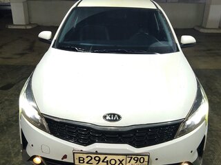 2021 Kia Rio IV Рестайлинг, красный, 1435307 рублей, вид 1