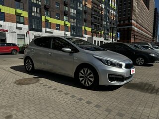 2018 Kia Ceed II Рестайлинг, серебристый, 1010000 рублей, вид 4