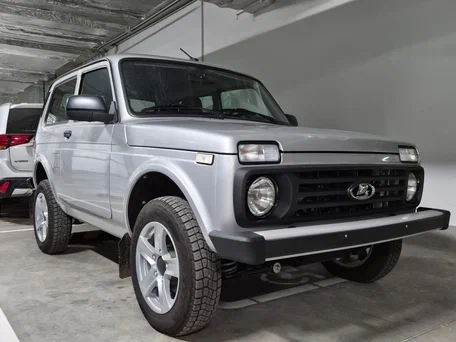 2024 Lada (ВАЗ) Niva Legend I, серебристый, 1099000 рублей, вид 2