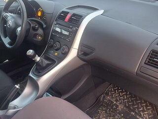 2012 Toyota Auris I Рестайлинг, серебристый, 1100000 рублей, вид 4