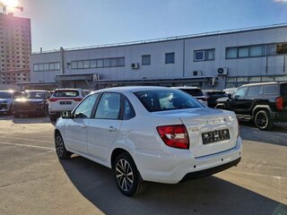2024 Lada (ВАЗ) Granta I Рестайлинг, белый, 1202000 рублей, вид 4