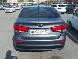 2015 Kia Rio III Рестайлинг, серый, 980000 рублей, вид 5