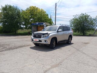 2010 Toyota Land Cruiser Prado 150 Series, серебристый, 2450000 рублей, вид 1
