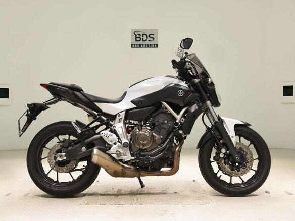 2015 Yamaha MT-07 (FZ-07), белый, 490188 рублей