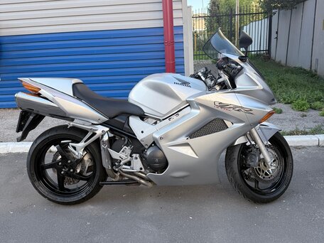 2002 Honda VFR 800, серый, 419000 рублей, вид 2