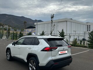 2019 Toyota RAV4 V (XA50), белый, 3200000 рублей, вид 2