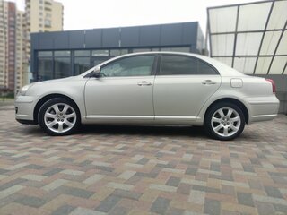 2007 Toyota Avensis II Рестайлинг, серебристый, 930000 рублей, вид 2