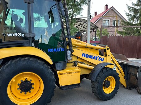 2007 Komatsu WB93R-5, золотистый, 5500000 рублей, вид 5