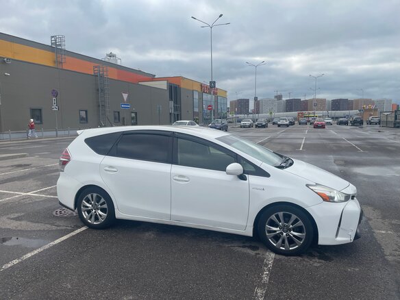 2016 Toyota Prius v (+) I Рестайлинг (ZVW40/41), белый - вид 13