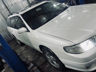 1998 Nissan Avenir II (W11), белый, 690000 рублей, вид 2