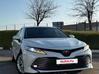 2020 Toyota Camry VIII (XV70), белый, 3050000 рублей, вид 2