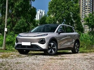 2026 Changan Qiyuan Q05 51.9 kWh II, серебристый, 2399008 рублей, вид 1