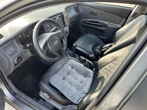 2010 Kia Rio II Рестайлинг, серебристый, 400000 рублей - вид 7