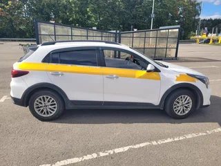 2021 Kia Rio X IV Рестайлинг, белый, 1300000 рублей, вид 2