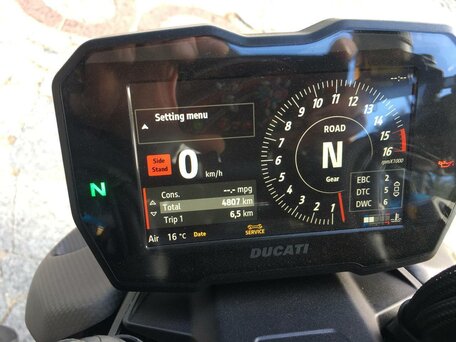 2023 Ducati Streetfighter V4, чёрный, 1882752 рублей, вид 4