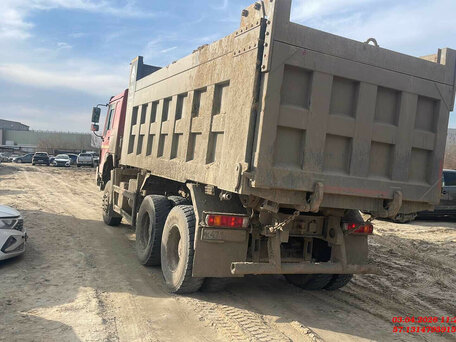2022 Sinotruk Howo ZZ3327, красный, 3986400 рублей, вид 3