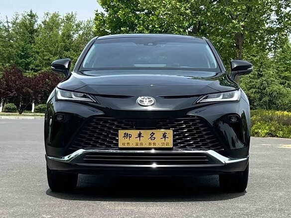 2022 Toyota Venza II, чёрный, 4102000 рублей - вид 1