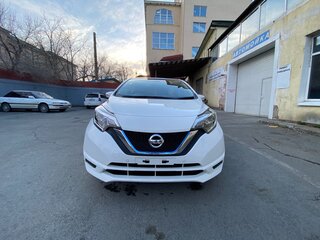 2018 Nissan Note e-Power II Рестайлинг, белый, 1198000 рублей, вид 1