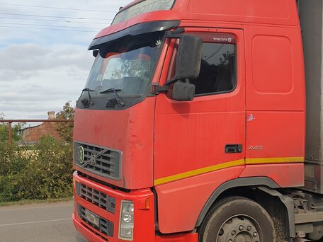2006 Volvo FH, красный, 4700000 рублей, вид 5