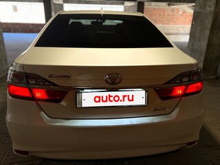 2017 Toyota Camry US Market VII (XV50) Рестайлинг, белый, 2900000 рублей, вид 4