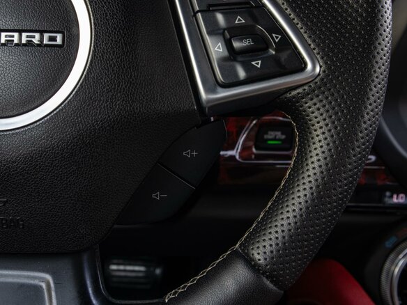 2018 Chevrolet Camaro VI Рестайлинг, жёлтый, 2980000 рублей - вид 30