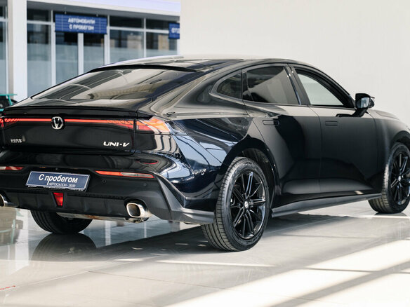 2024 Changan UNI-V I, чёрный, 2319000 рублей - вид 4