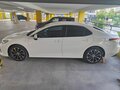 2020 Toyota Camry VIII (XV70), белый