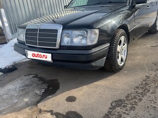 1993 Mercedes-Benz E-Класс 280 I (W124), чёрный, 419000 рублей, вид 1