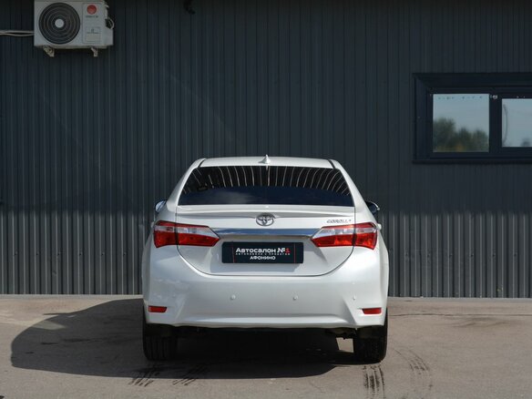 2018 Toyota Corolla XI (E160, E170, E180) Рестайлинг 1, белый, 1299888 рублей - вид 4