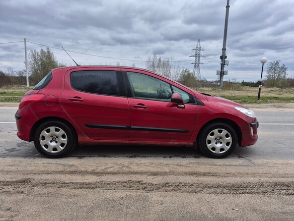 2008 Peugeot 308 I, красный, 380000 рублей - вид 3