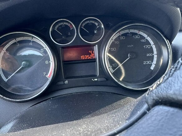 2011 Peugeot 308 I Рестайлинг, белый, 650000 рублей - вид 6