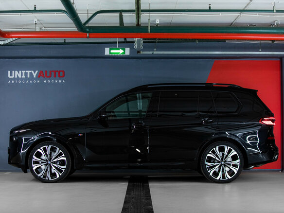 2026 BMW X7 40i I (G07) Рестайлинг, чёрный - вид 1