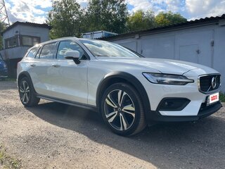 2019 Volvo V60 Cross Country II, белый, 3700000 рублей, вид 2