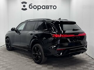 2026 Audi Q6 45 TFSI, чёрный, 7570000 рублей, вид 4
