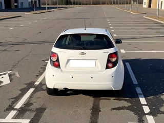 2014 Chevrolet Aveo II, белый, 785000 рублей, вид 3
