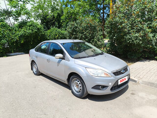 2011 Ford Focus II Рестайлинг, серебристый, 600000 рублей, вид 2