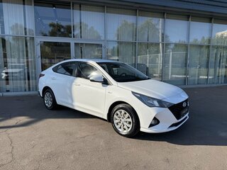 2021 Hyundai Solaris II Рестайлинг, белый, 1400000 рублей, вид 3