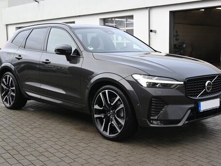 2025 Volvo XC60 II Рестайлинг, серый, 5690000 рублей, вид 3
