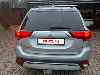 2019 Mitsubishi Outlander III Рестайлинг 3, серебристый, 1750000 рублей, вид 4