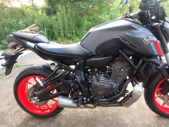 2021 Yamaha MT-07 (FZ-07), серебристый, 890000 рублей - вид 14