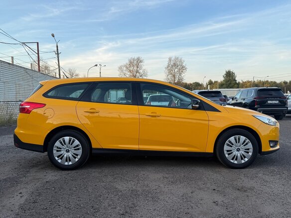 2015 Ford Focus III Рестайлинг, жёлтый, 719999 рублей - вид 6