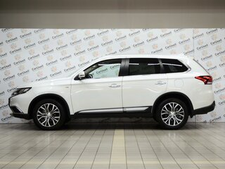 2018 Mitsubishi Outlander III Рестайлинг 3, белый, 3200000 рублей, вид 5