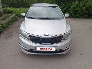 2015 Kia Rio III Рестайлинг, серебристый, 1050000 рублей, вид 1
