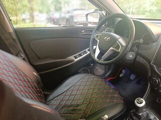 2013 Hyundai Solaris I, чёрный, 470000 рублей, вид 4