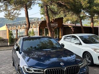 2021 BMW 5 серии M550i xDrive VII (G30/G31/G38) Рестайлинг, синий, 8000000 рублей, вид 2