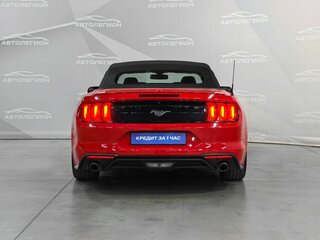 2018 Ford Mustang VI Рестайлинг, красный, 3300000 рублей, вид 4