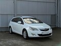 2011 Opel Astra J, белый - вид 2