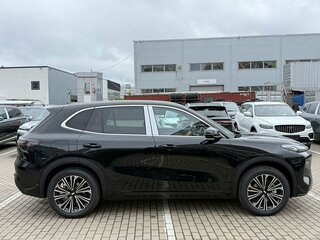 2026 Geely EX5 Гибрид EM-i, чёрный, 3974990 рублей, вид 4