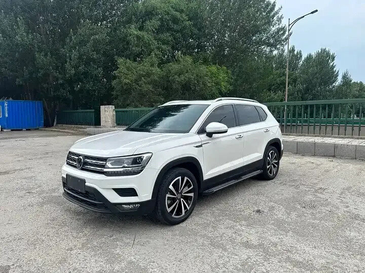 Открыть фотографии: Volkswagen Tharu I